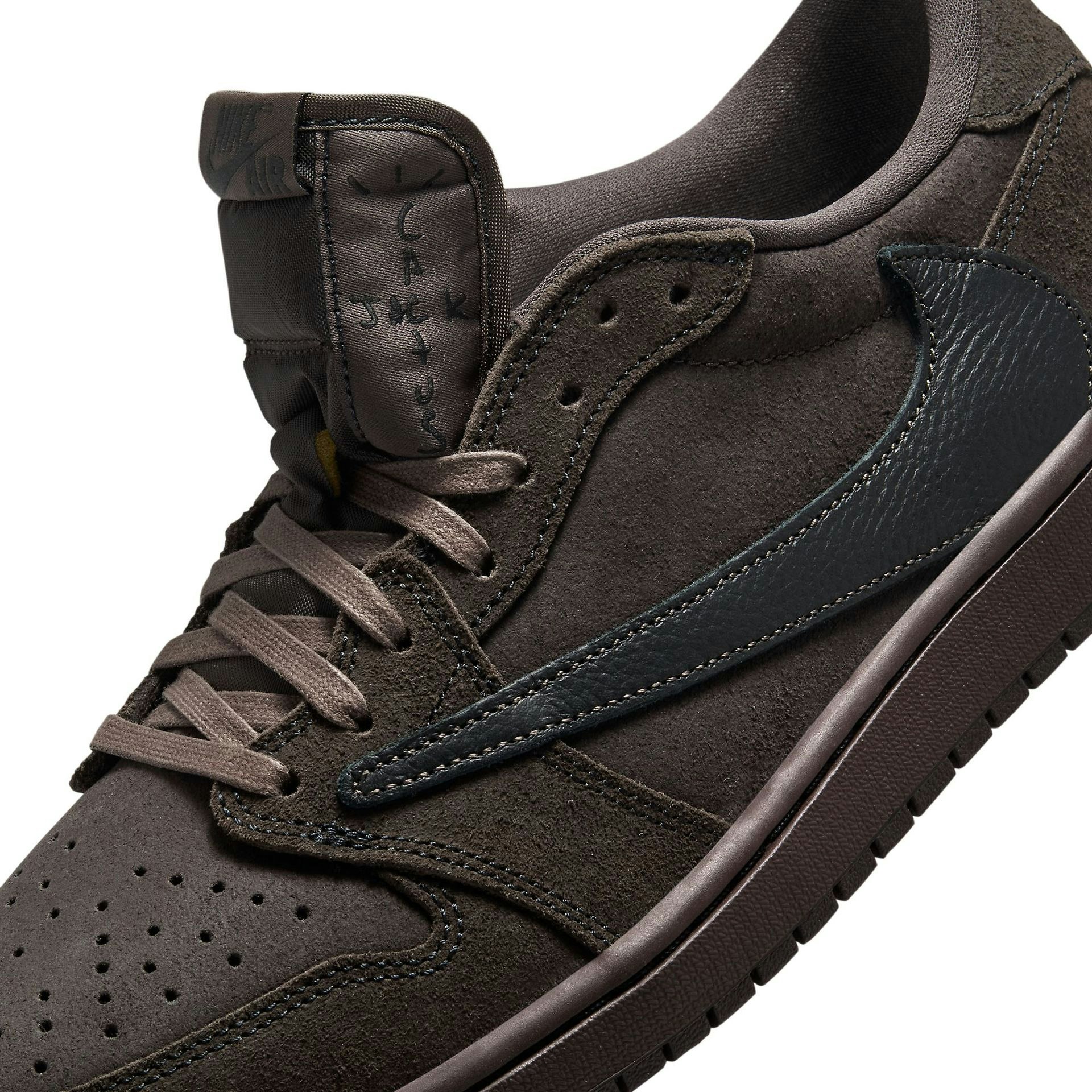 Travis Scott x Air Jordan 1 Low OG "Velvet Brown"