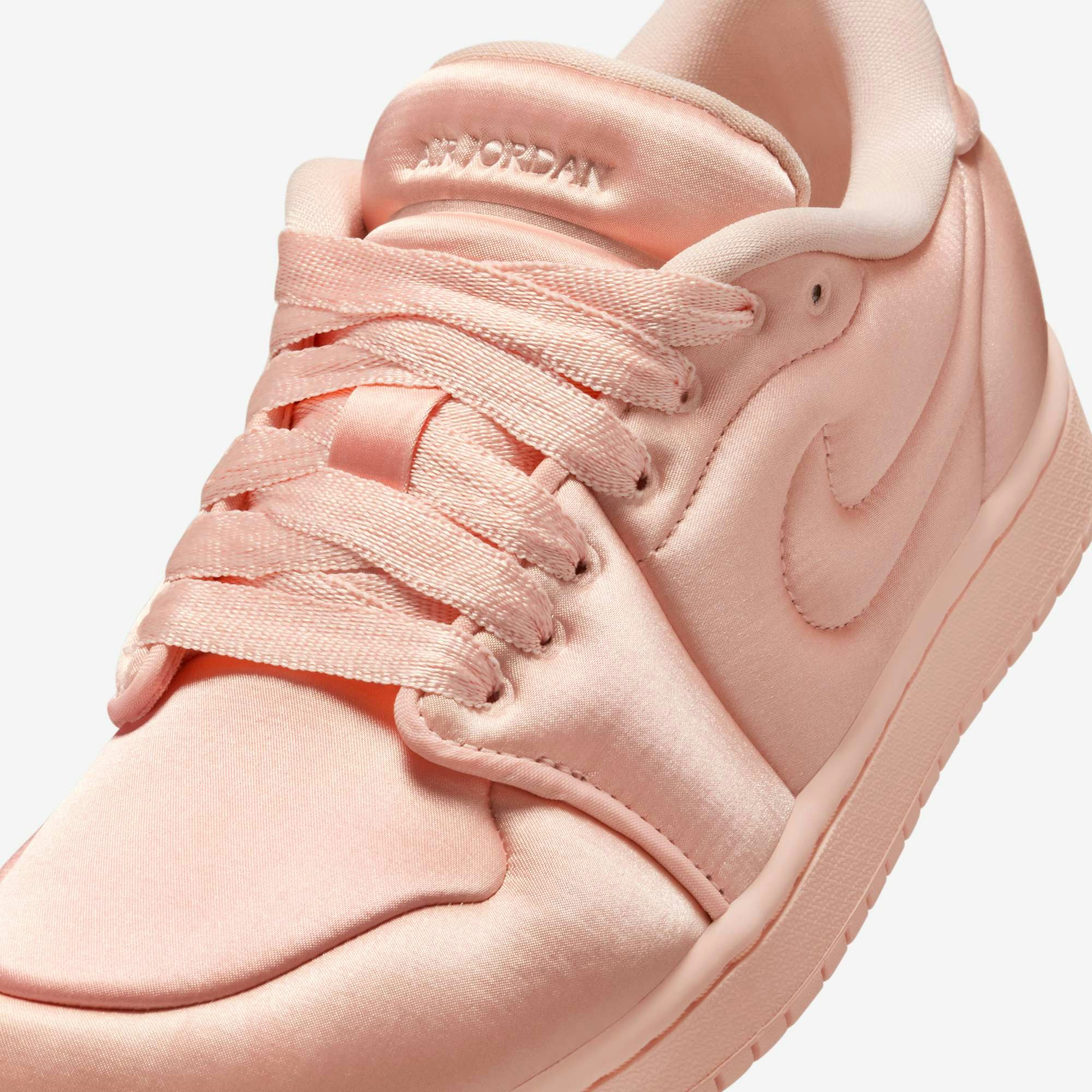 Air Jordan 1 Low MM "Washed Coral"