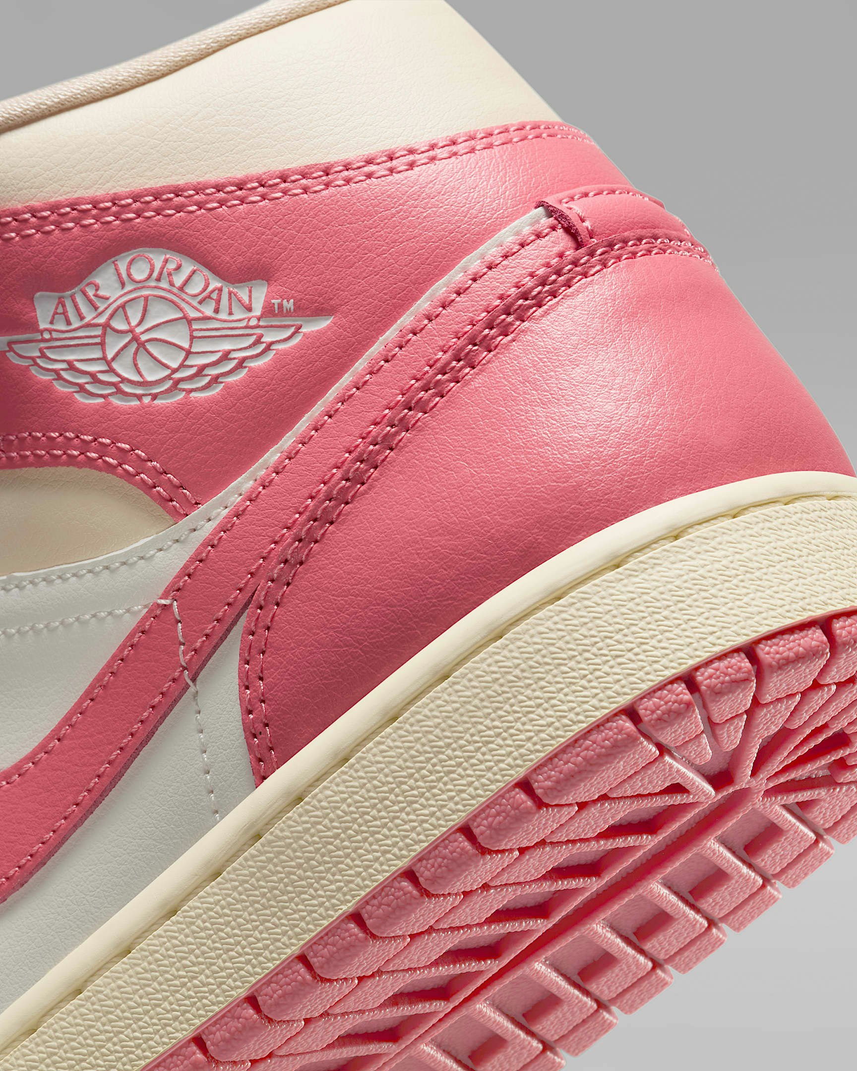 Air Jordan 1 Mid "Pink Salt"