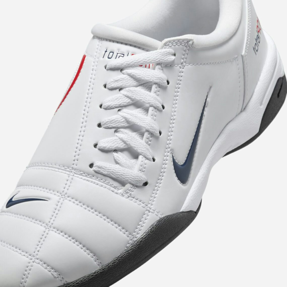 PSG x Nike Total 90 III "Challenge Red"