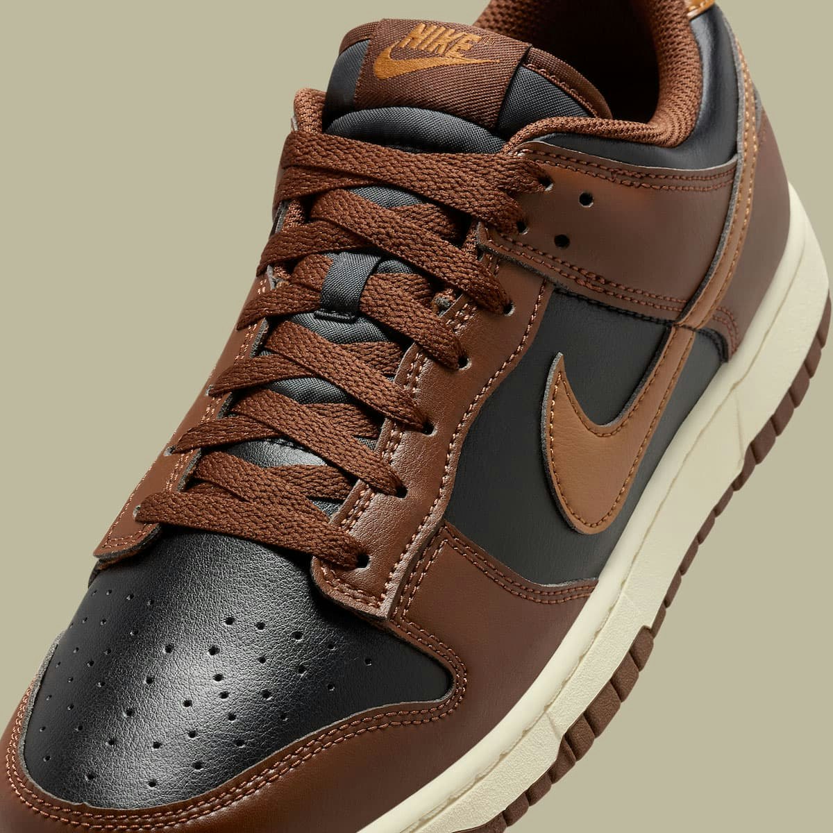 Nike Dunk Low "Brown Black"