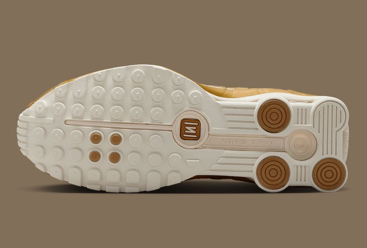 Nike Shox R4 "Metallic Gold"