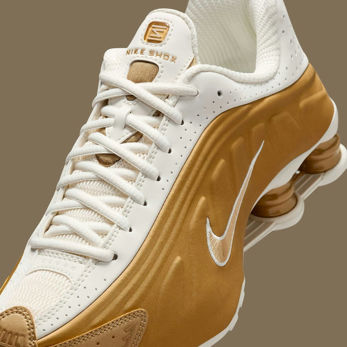 Nike Shox R4 "Metallic Gold"