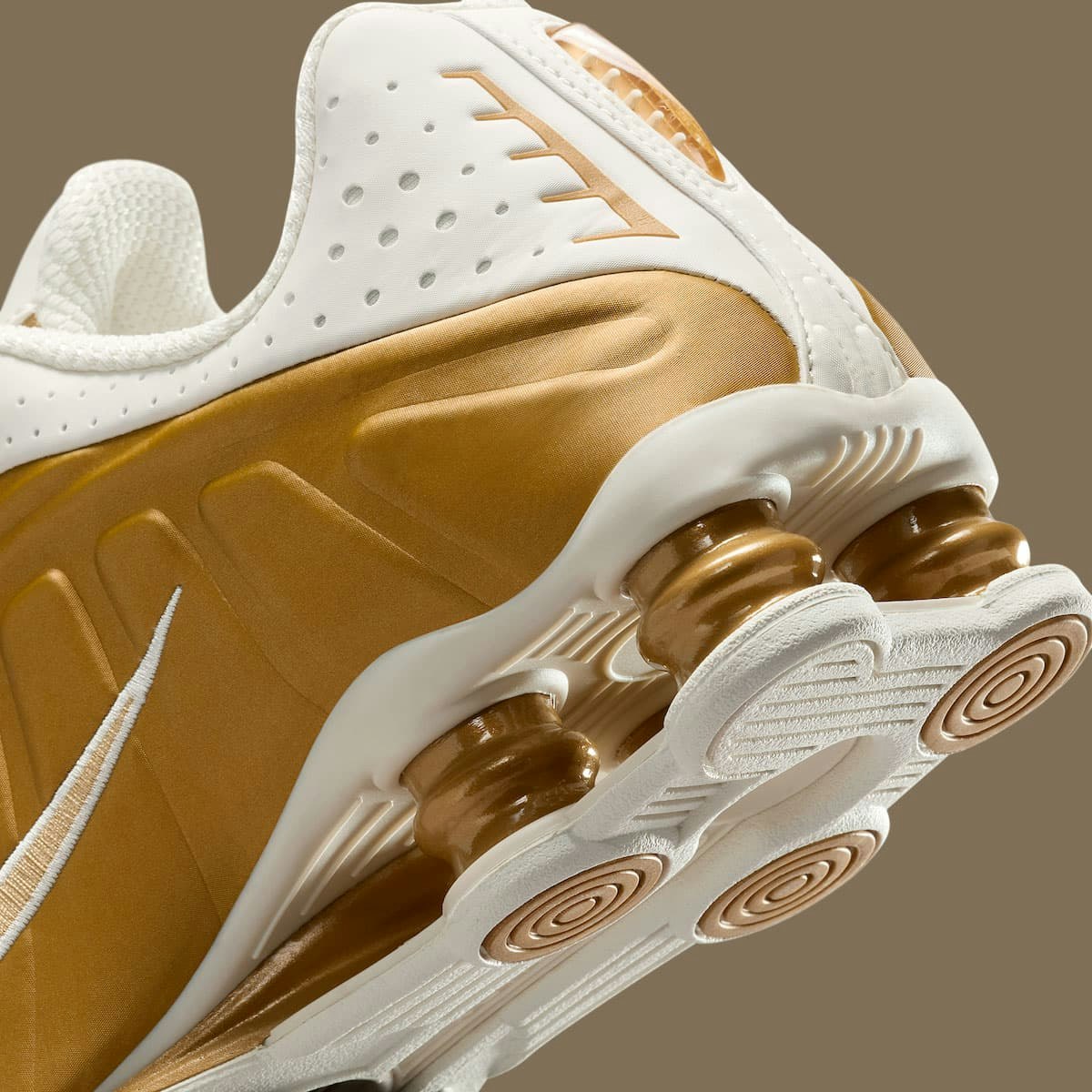 Nike Shox R4 "Metallic Gold"