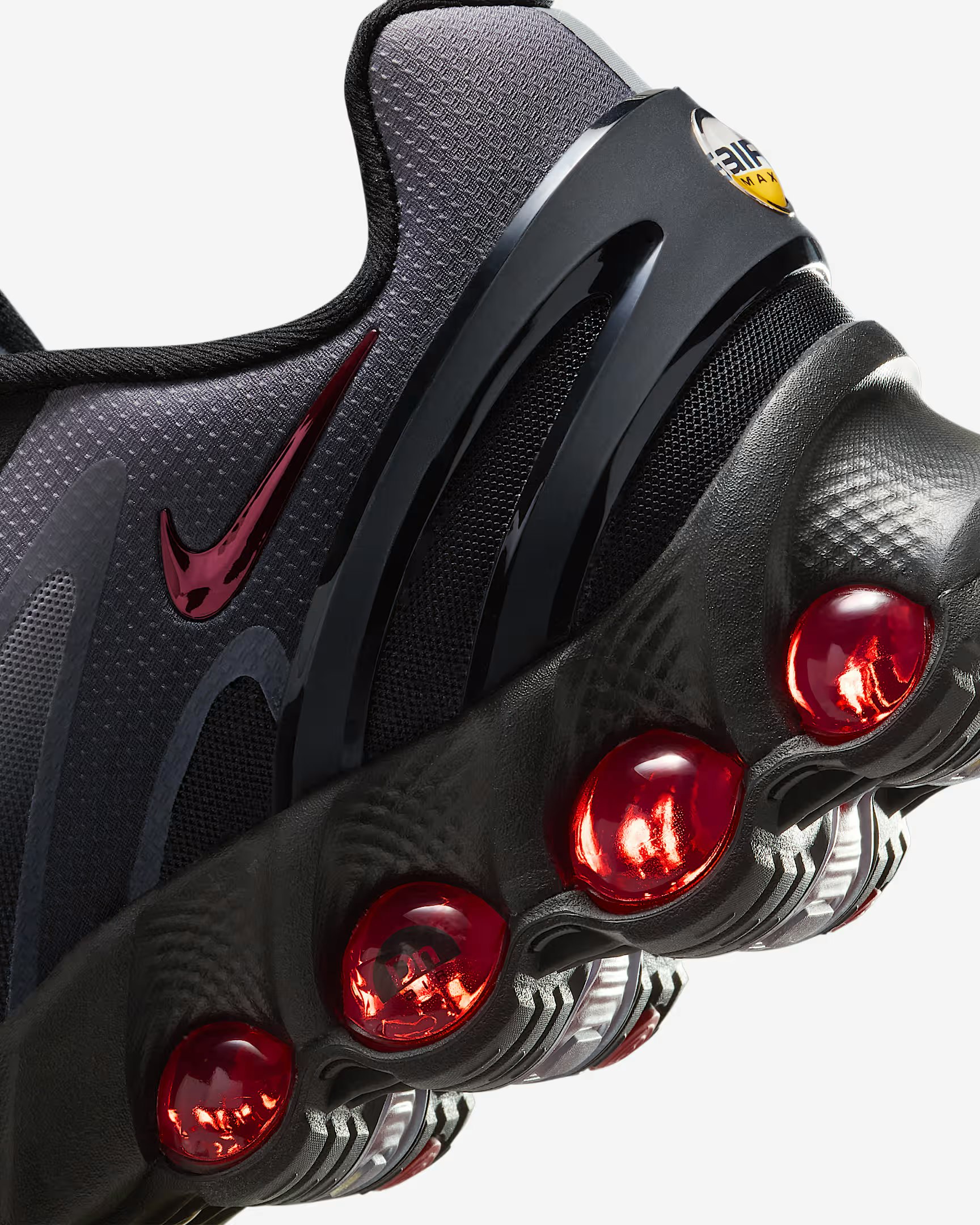 Nike Air Max DN8 "Gym Red"
