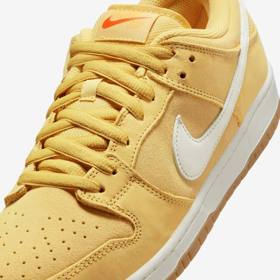 Nike SB Dunk Low "Saturn Gold"