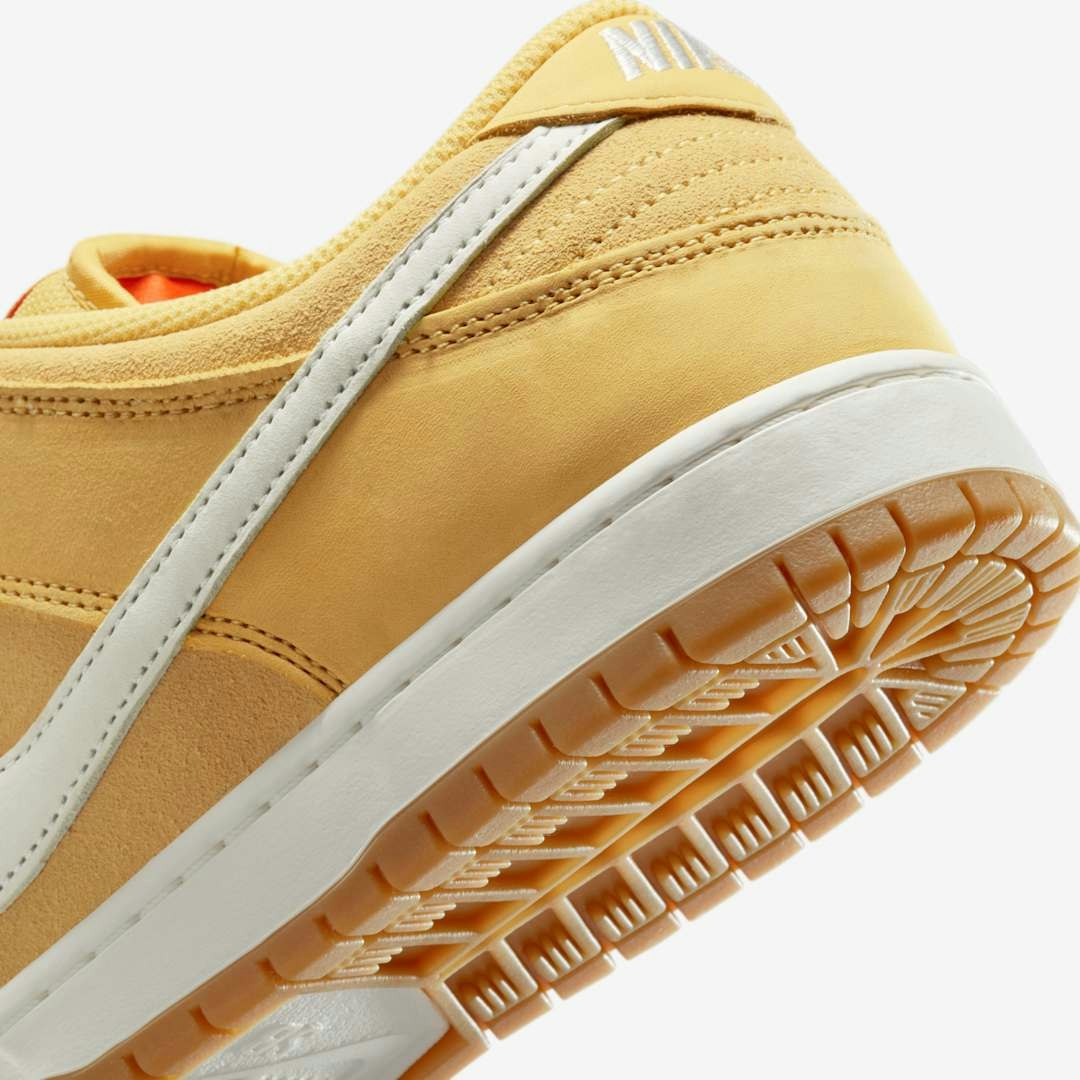 Nike SB Dunk Low "Saturn Gold"