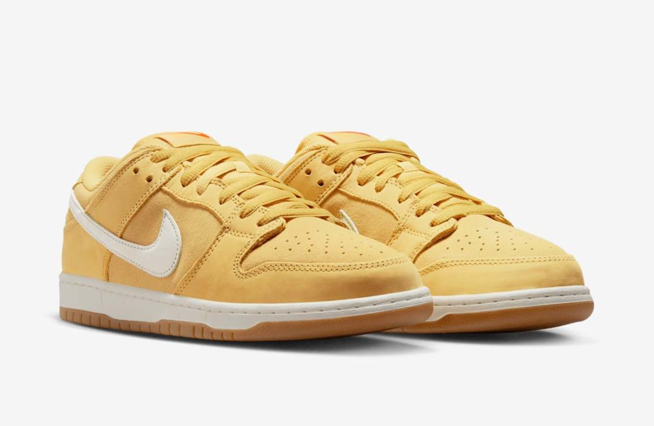 Nike SB Dunk Low "Saturn Gold"