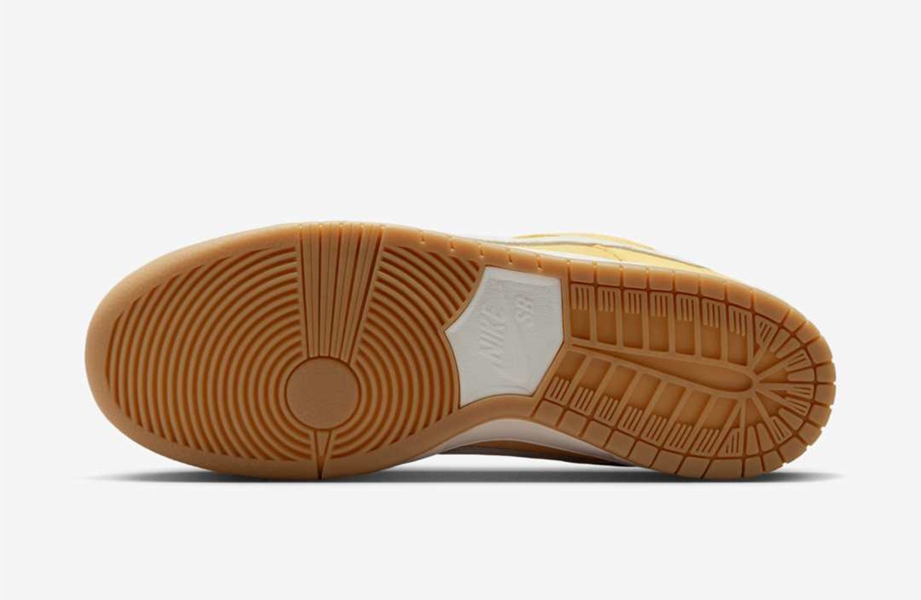 Nike SB Dunk Low "Saturn Gold"