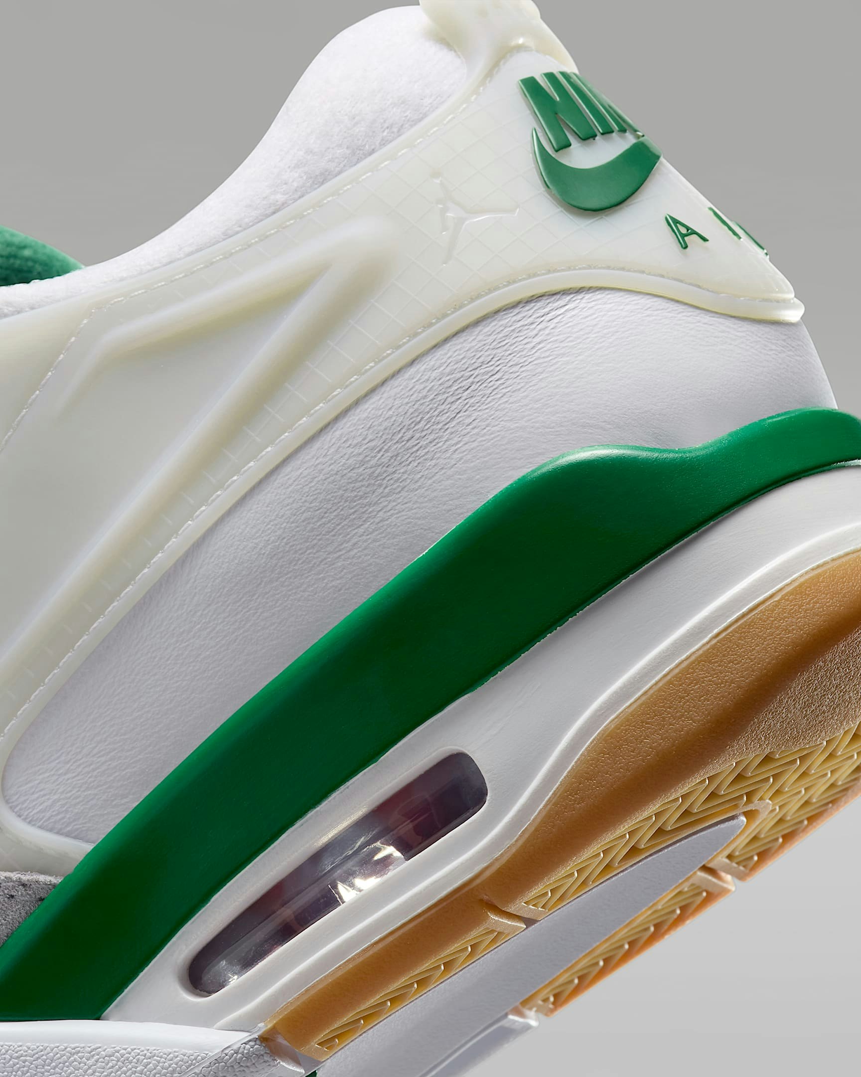 Air Jordan 4 RM "Pine Green" 