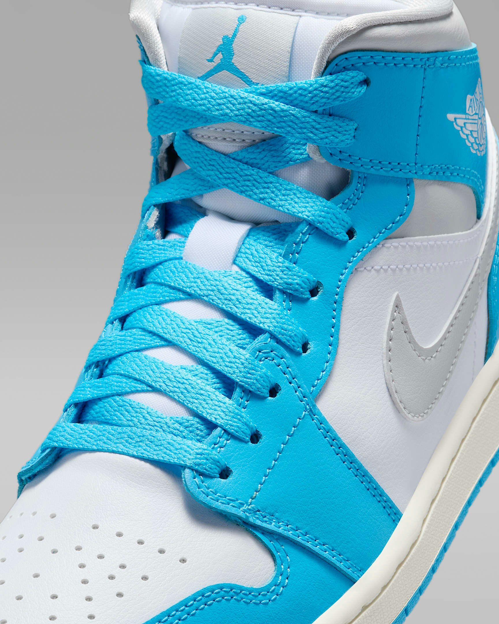 Air Jordan 1 Mid "Dark Powder Blue"
