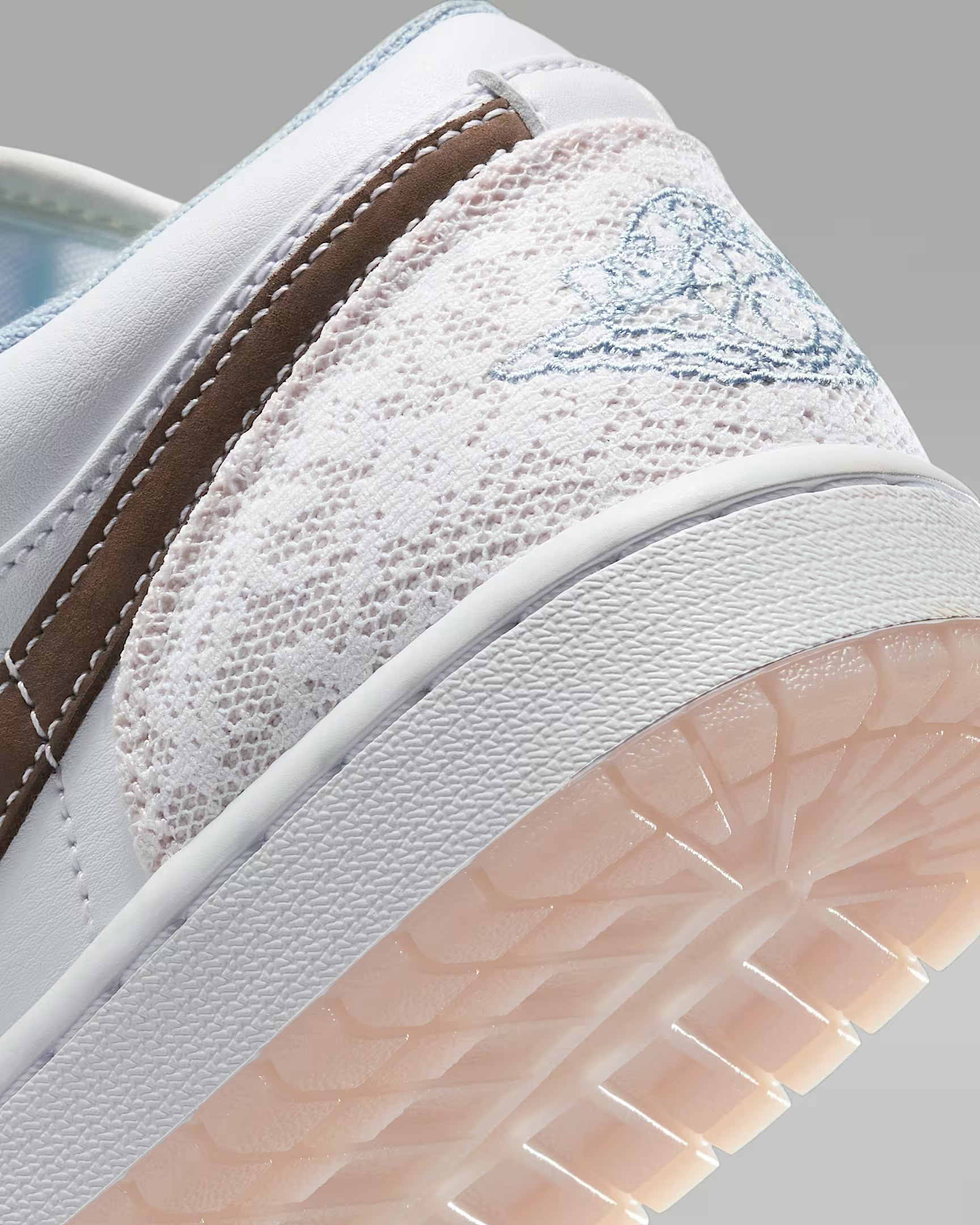 Air Jordan 1 Low "Coral Reef"