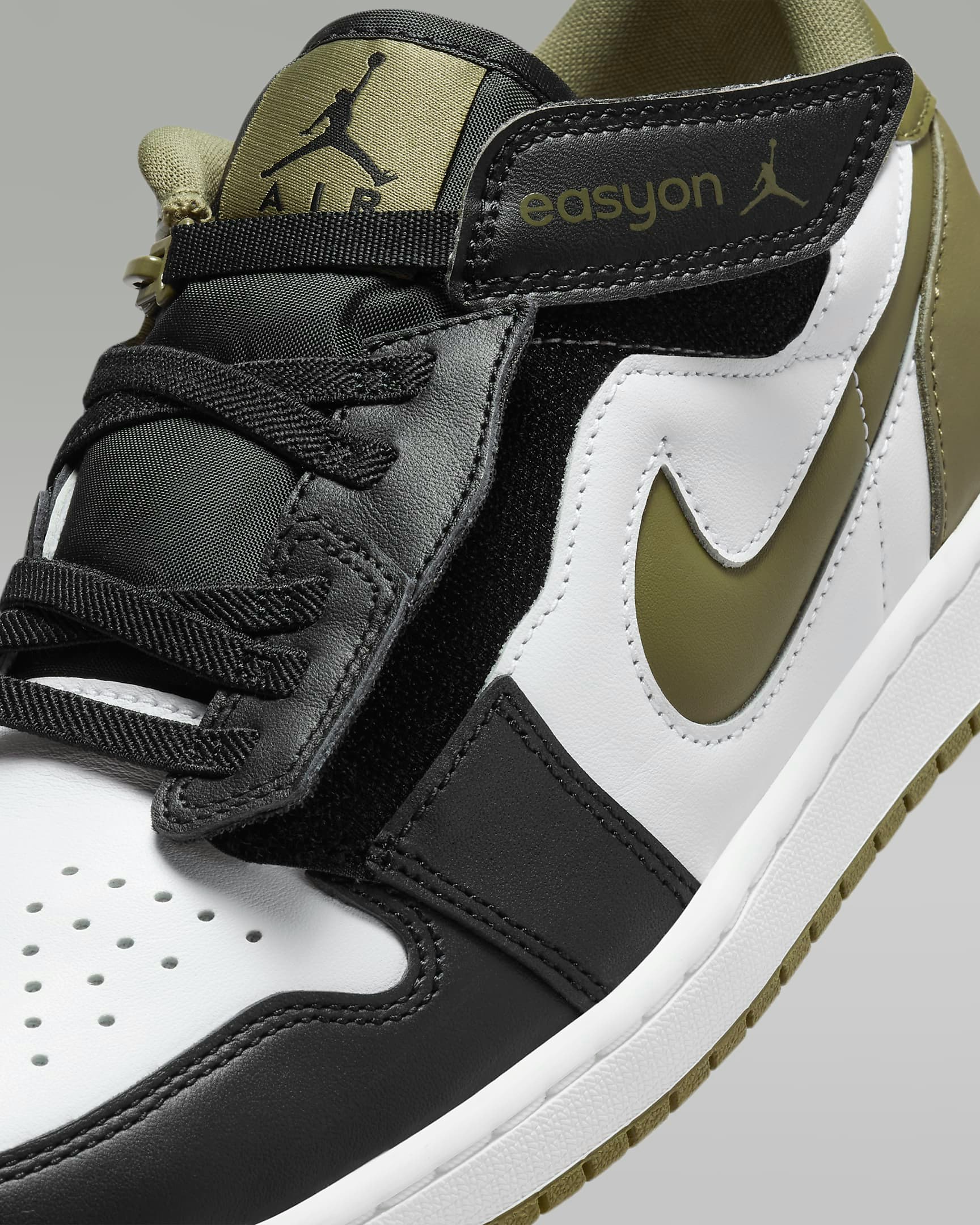 Air Jordan 1 Low EasyOn "Medium Olive"