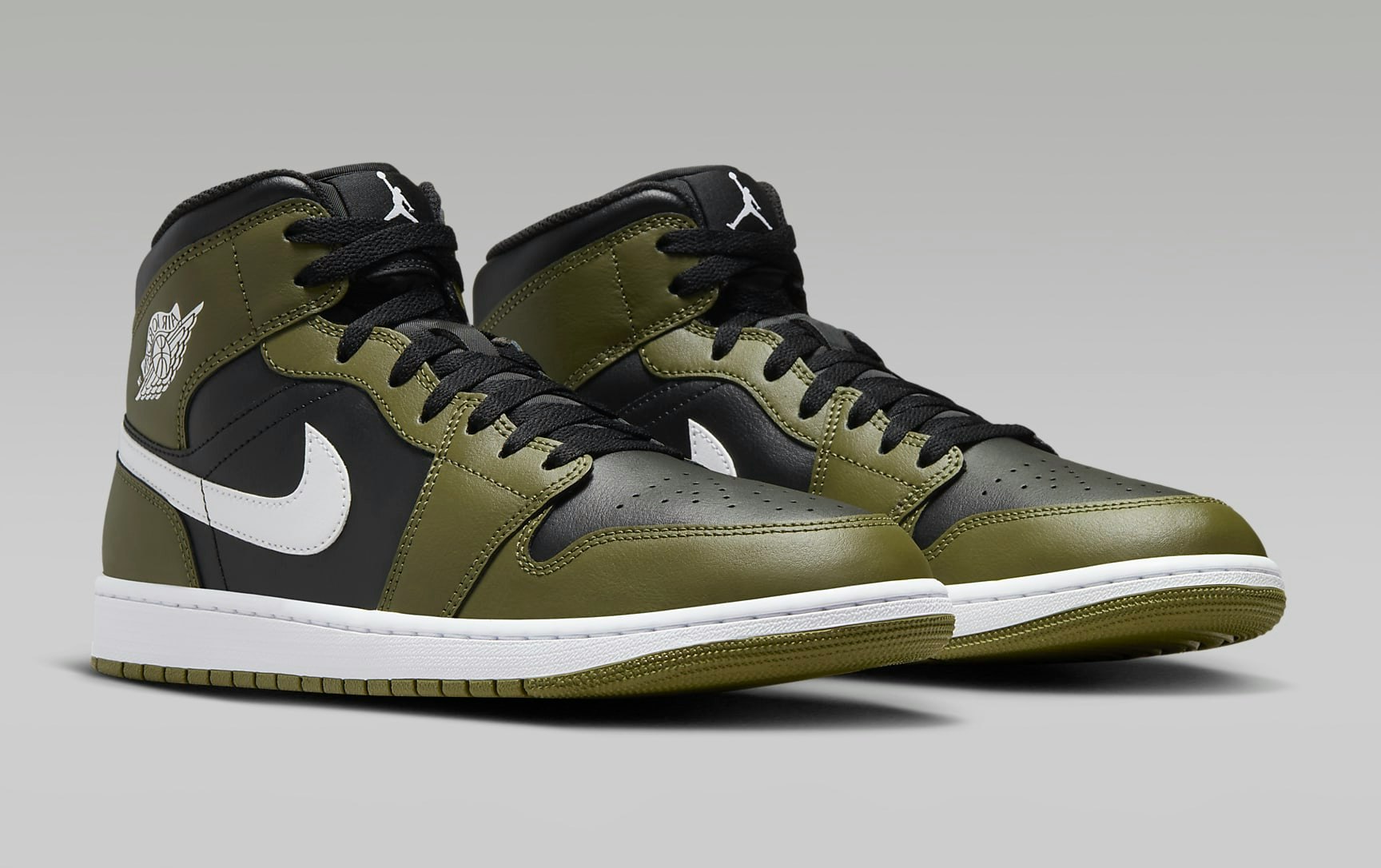 Air Jordan 1 Mid "Medium Olive"
