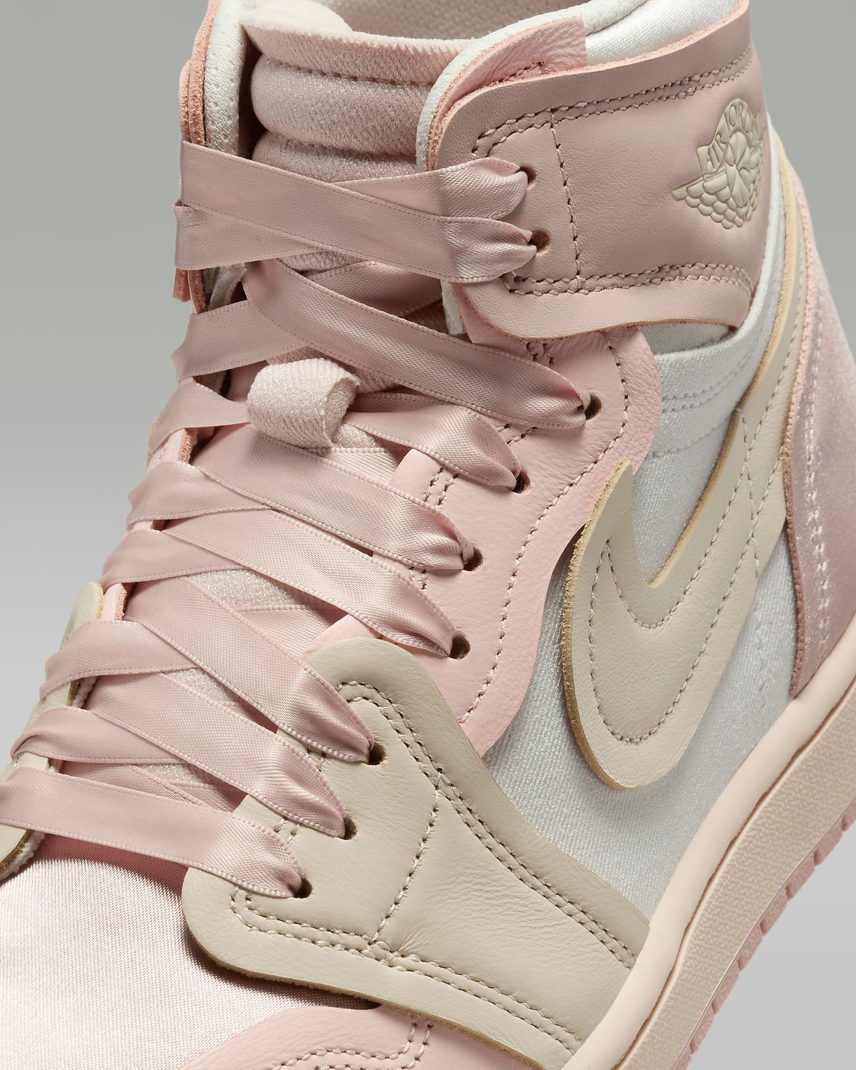 Air Jordan 1 MM High "Pink Oxford"