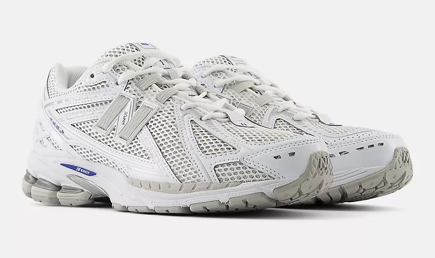 New Balance 1906R "White Silver Metallic"