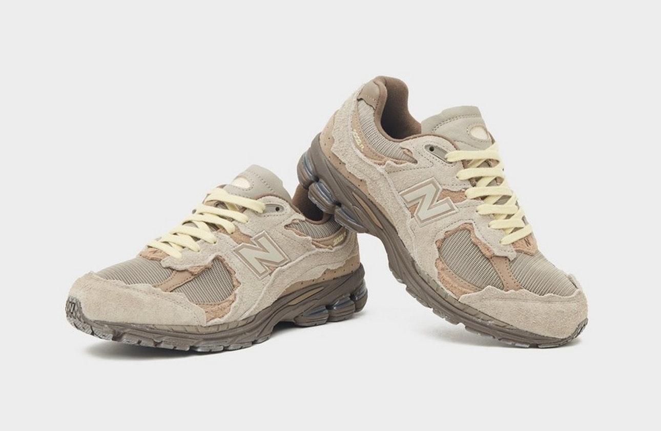 size? x New Balance 2002R "Refine Future" (Brown)