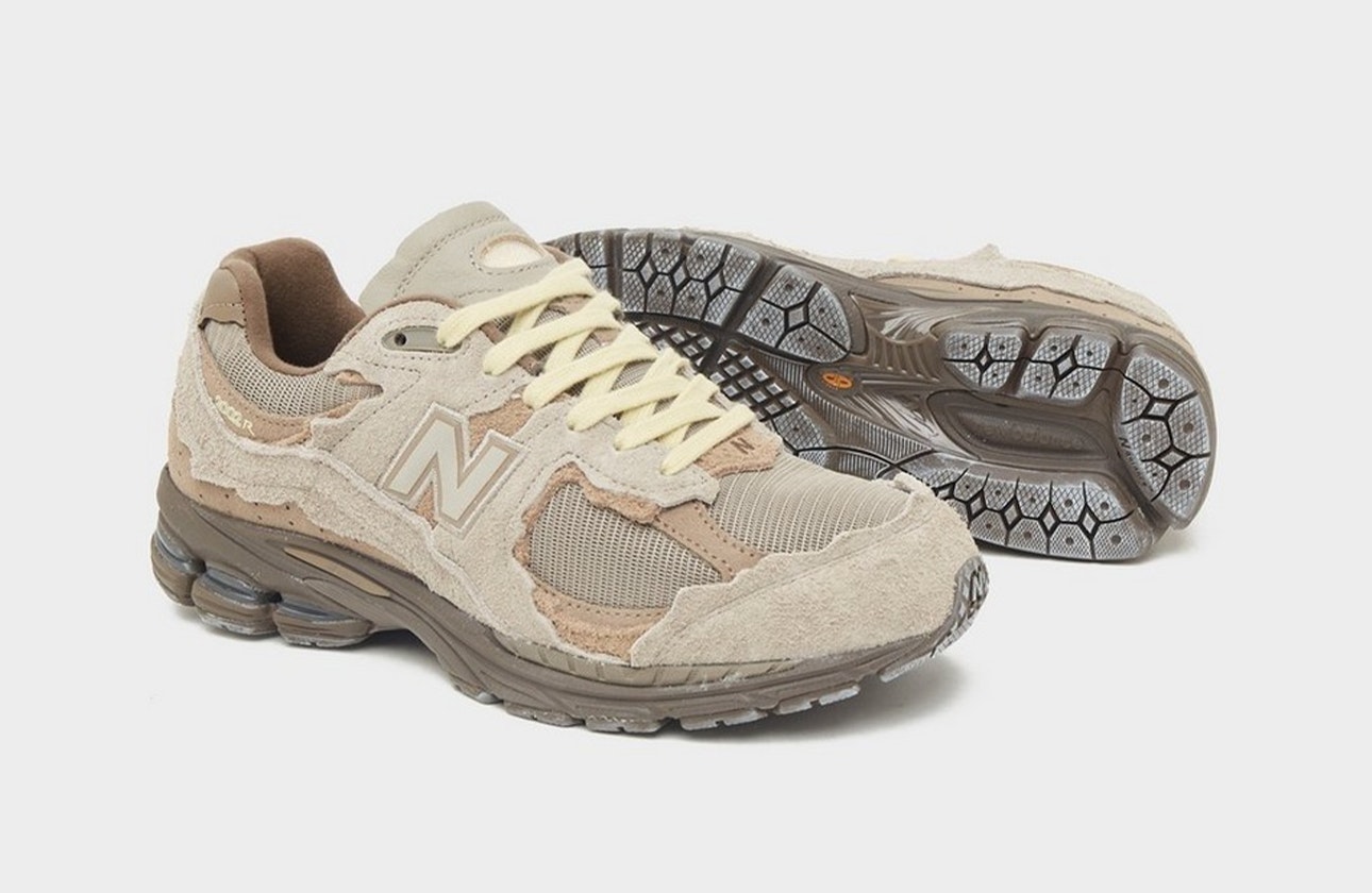 size? x New Balance 2002R "Refine Future" (Brown)