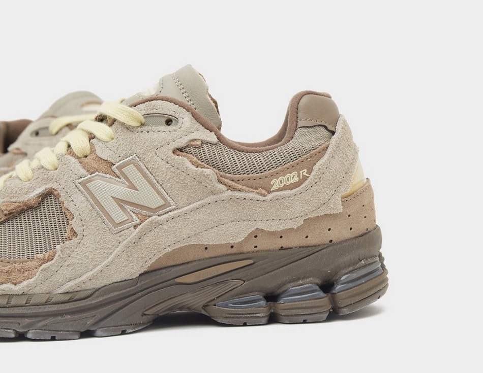 size? x New Balance 2002R "Refine Future" (Brown)