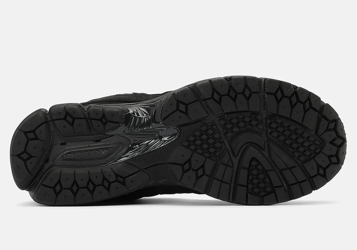 New Balance 2002R "Black Cat"