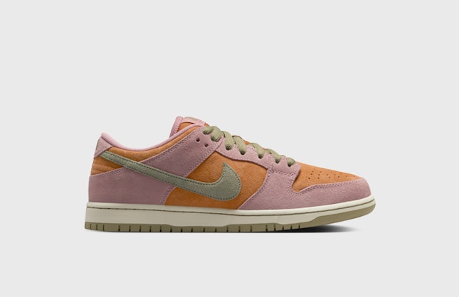 Nike SB Dunk Low Red Stardust