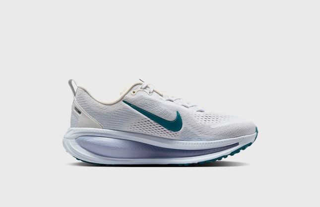 Nike Vomero 18 White Blue Tint