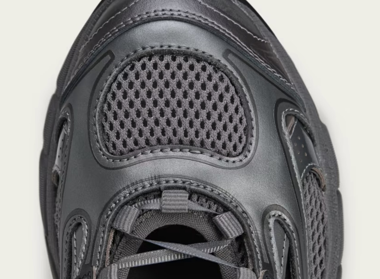 Taqwa Bint Ali x adidas Adistar Pose "Iron Metallic"