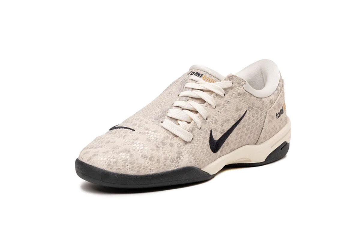 Nike Total 90 Pale Ivory Black