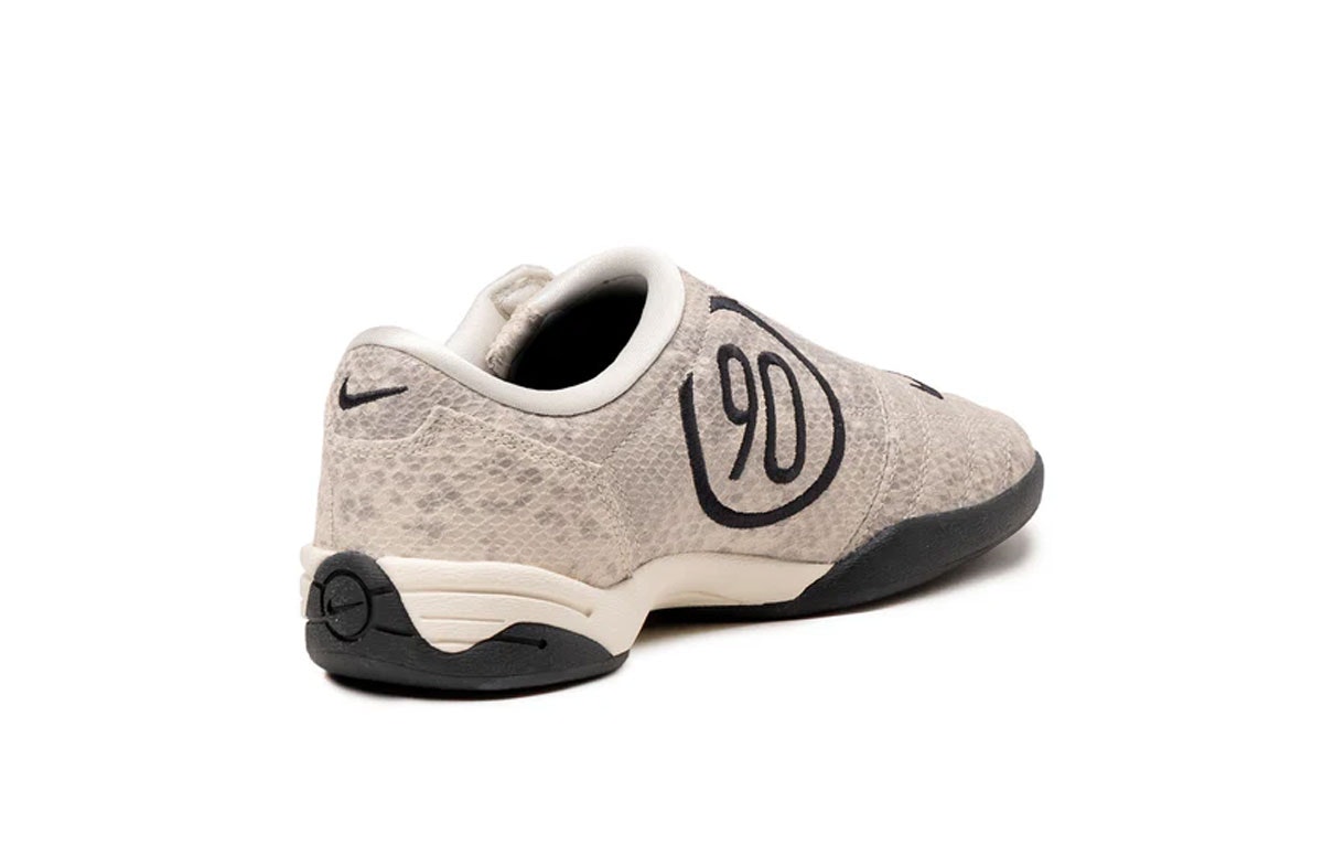 Nike Total 90 Pale Ivory Black