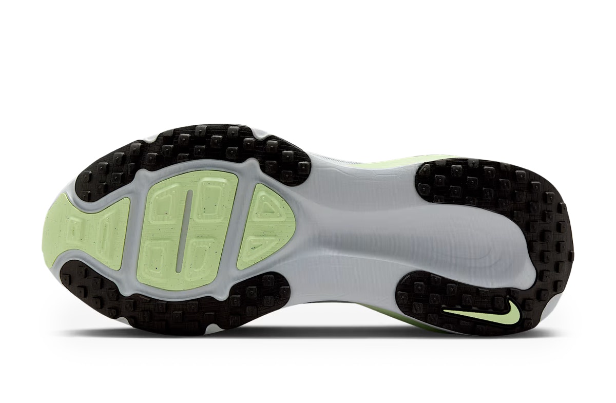 Nike Vomero 18 Barely Volt