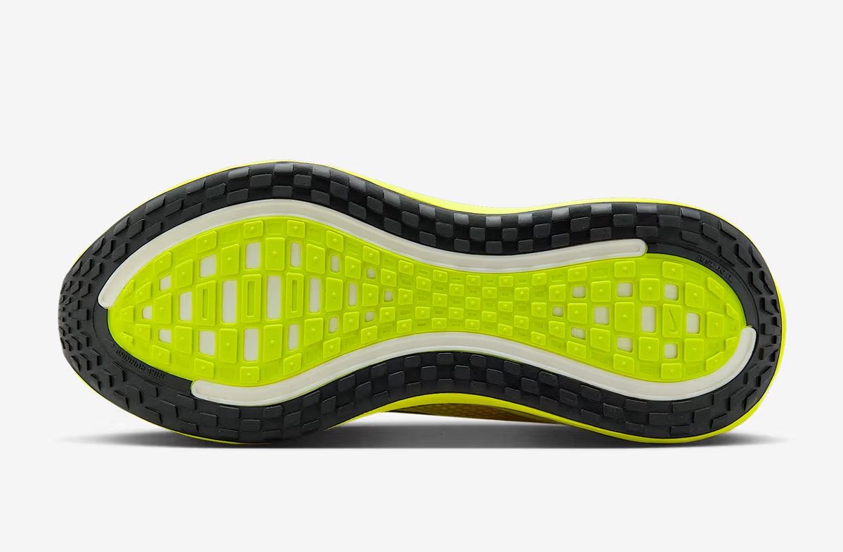 Nike Vomero Plus Bright Mango