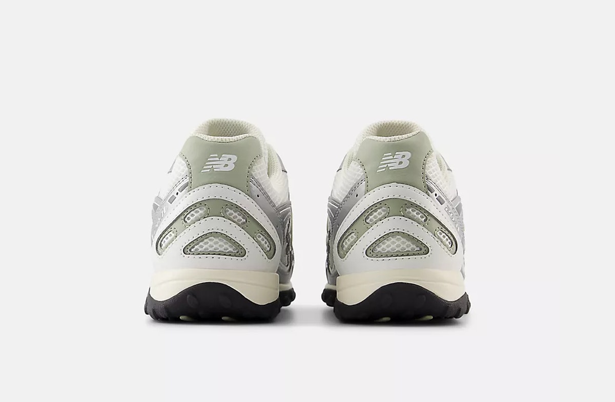 New Balance 204L Silver Metallic Black