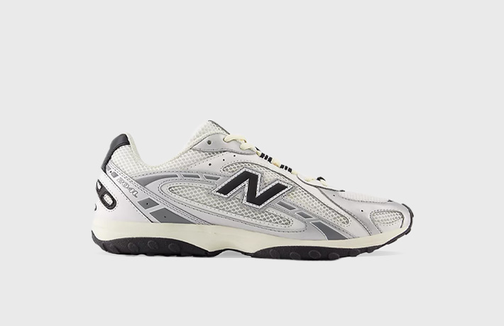 New Balance 204L Silver Metallic Black