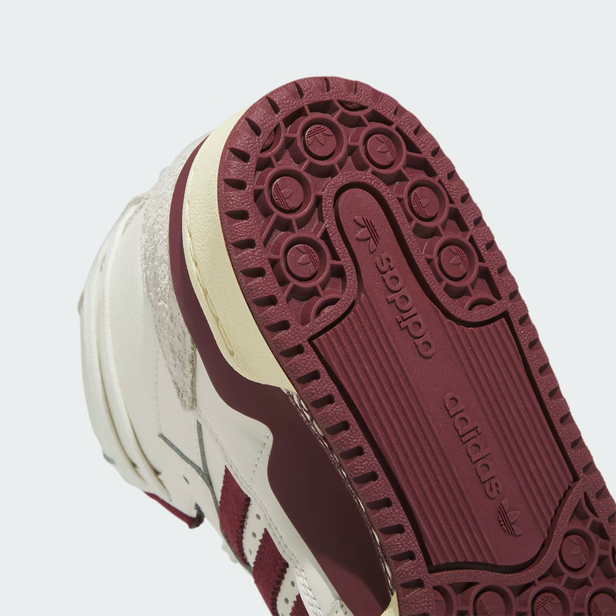 adidas Forum 84 High "Shadow Red" adidas Forum 84 High "Shadow Red"