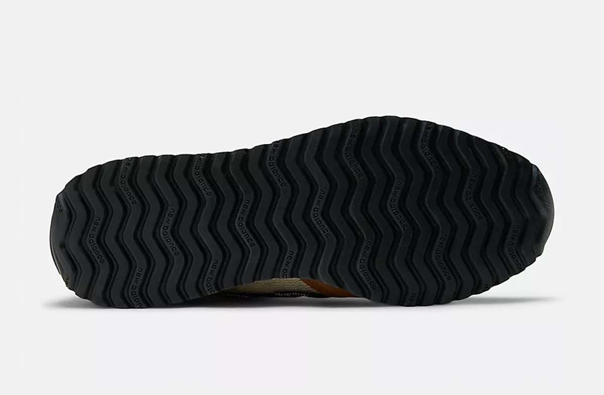 Sezane x New Balance 471 Linen