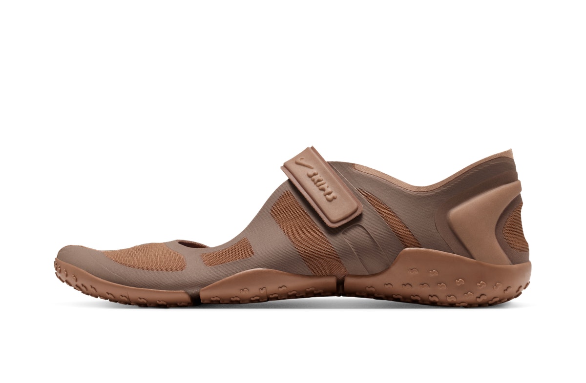 SKIMS x Nike Rift Mesh Archaeo Brown