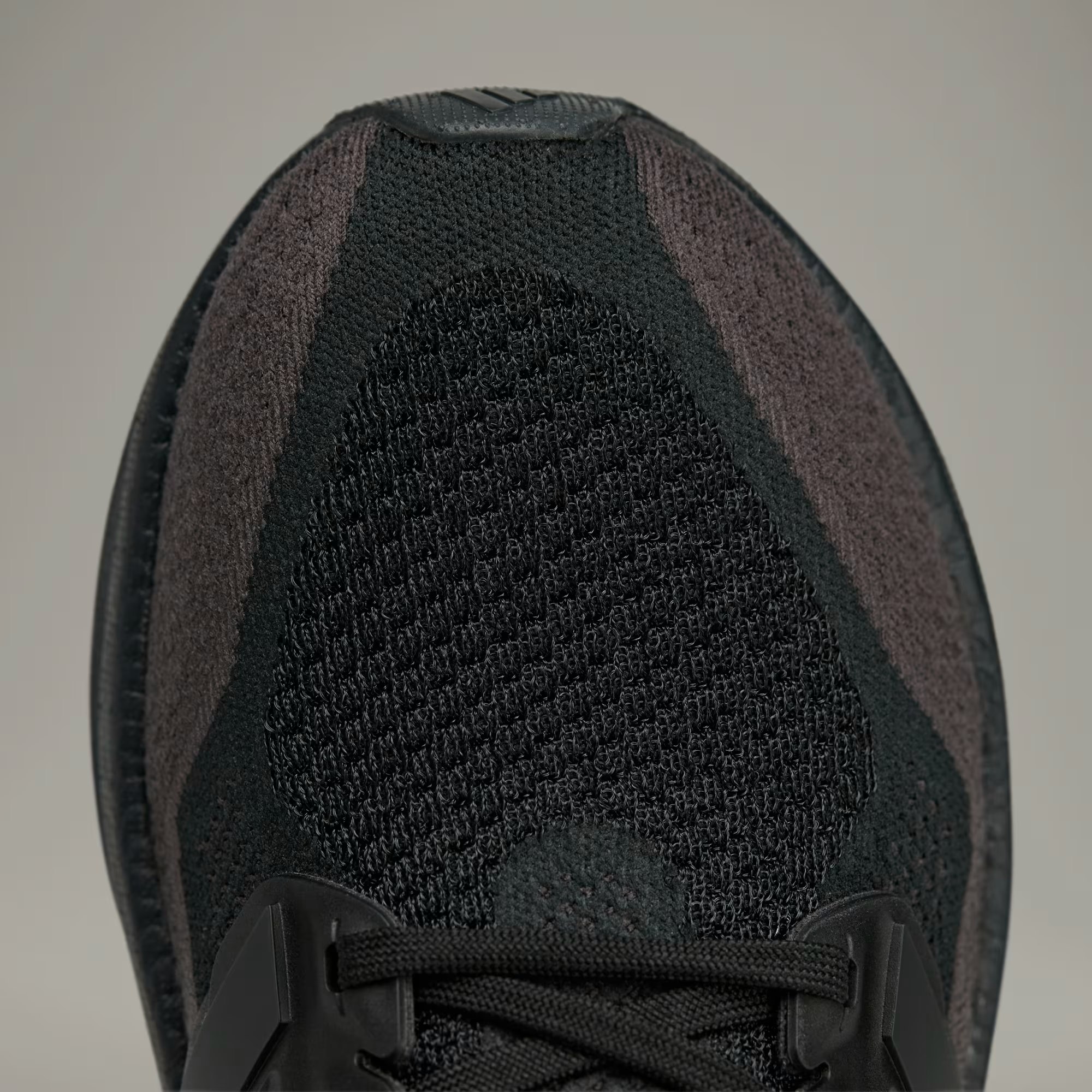 Y-3 x adidas Ultraboost 5 "Carbon"