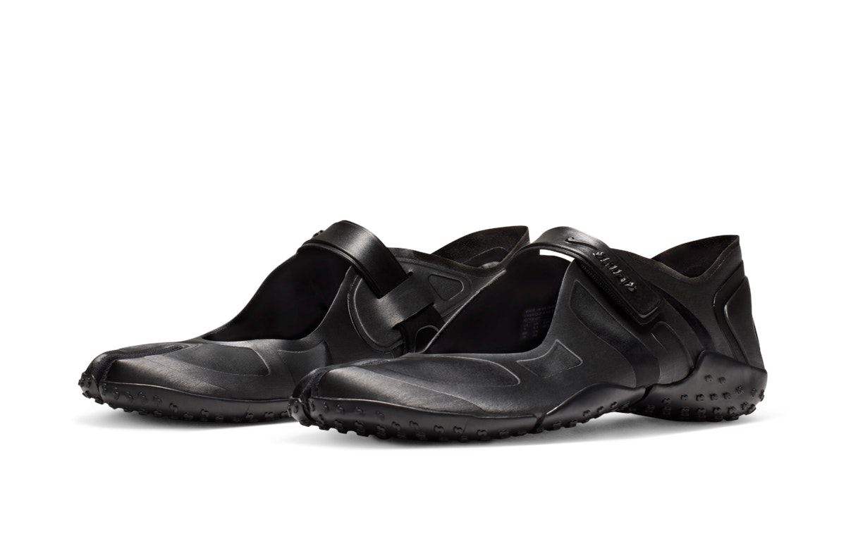 NikeSKIMS Rift Satin Black NikeSKIMS Rift Satin Black