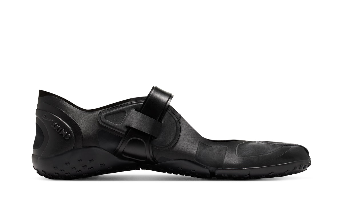 NikeSKIMS Rift Satin Black NikeSKIMS Rift Satin Black