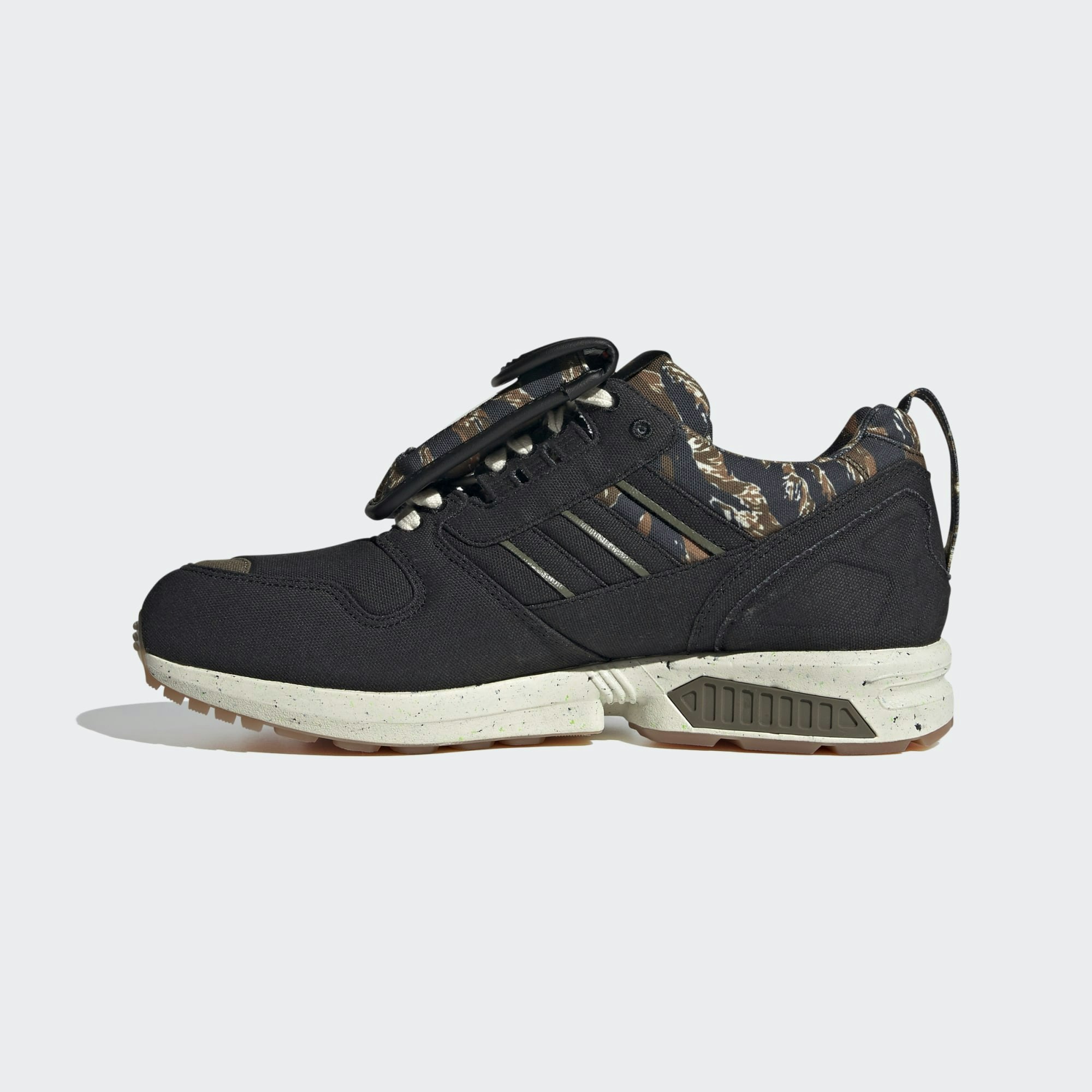 adidas ZX 8000 "Out There" adidas ZX 8000 "Out There"