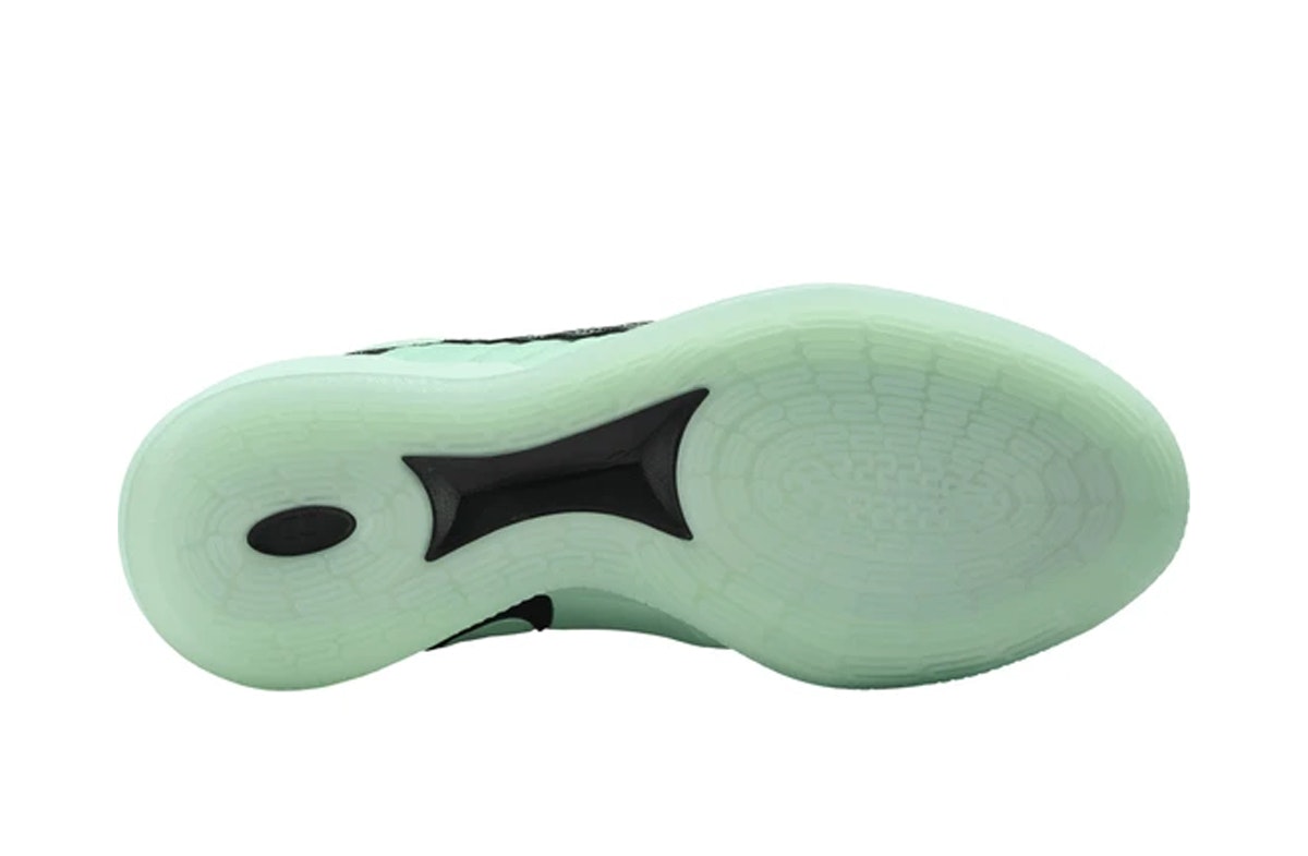 Nike Sabrina 3 Statue of Liberty