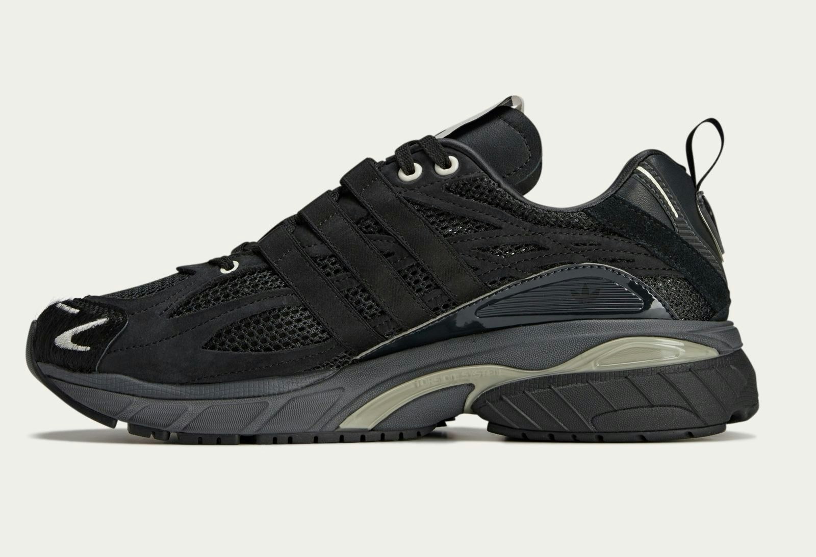 Song for the Mute x adidas Adistar Cushion "Core Black" Song for the Mute x adidas Adistar Cushion "Core Black"