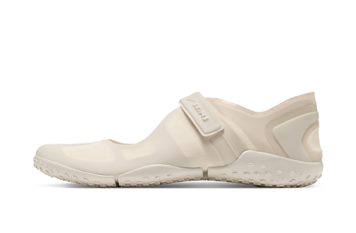 NikeSKIMS Rift Mesh Light Bone
