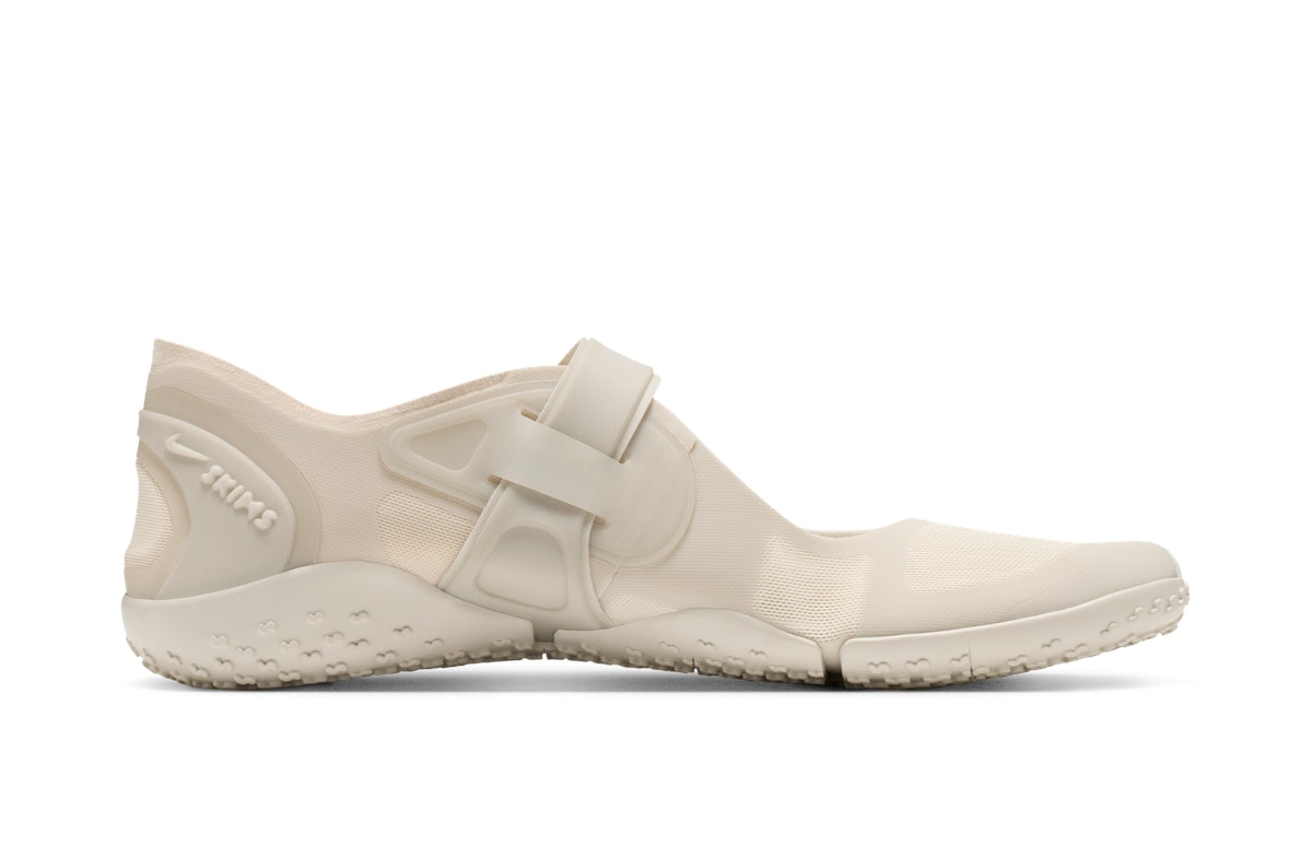 NikeSKIMS Rift Mesh Light Bone