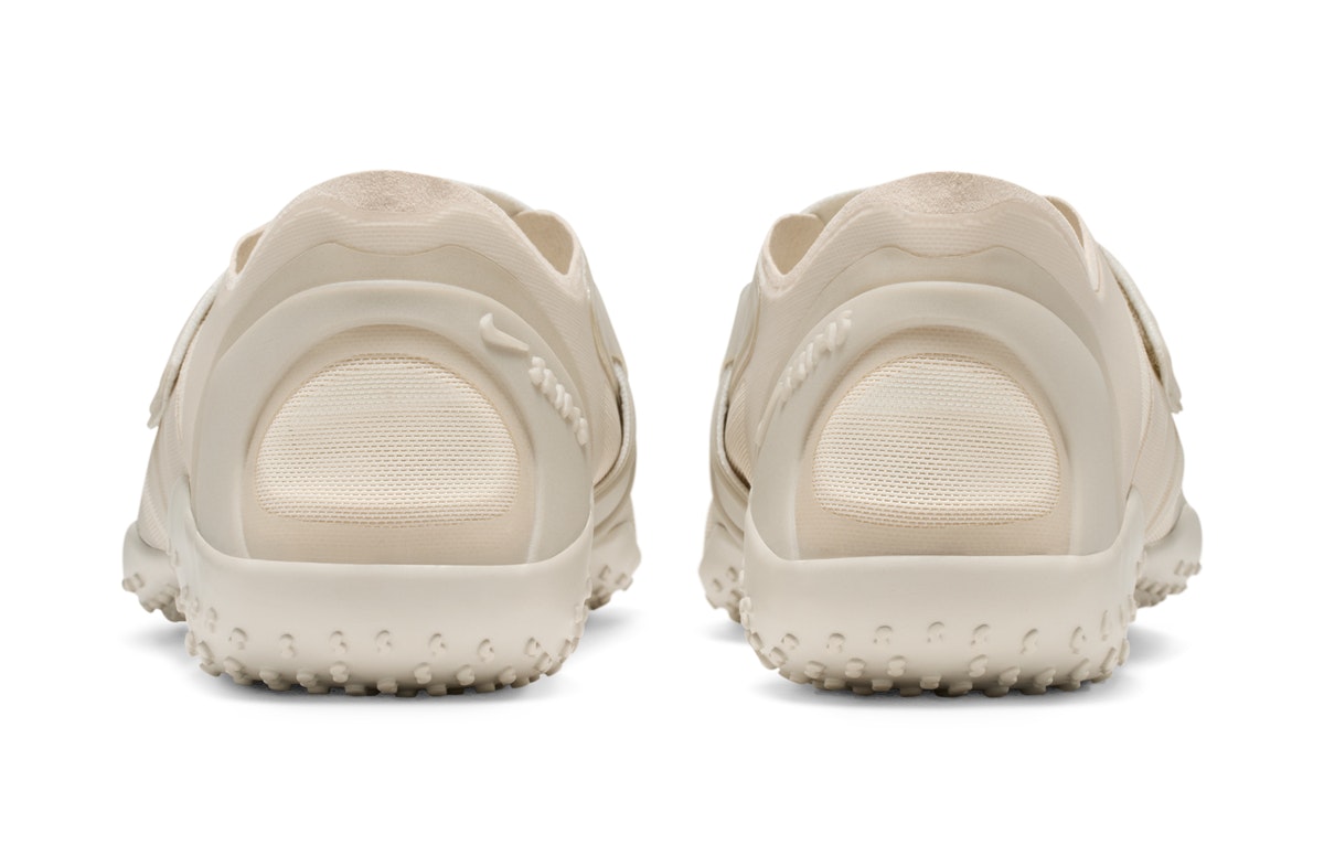 NikeSKIMS Rift Mesh Light Bone