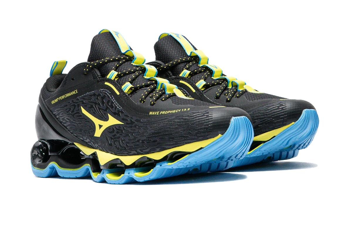 VRUNK x Mizuno Wave Prophecy Black