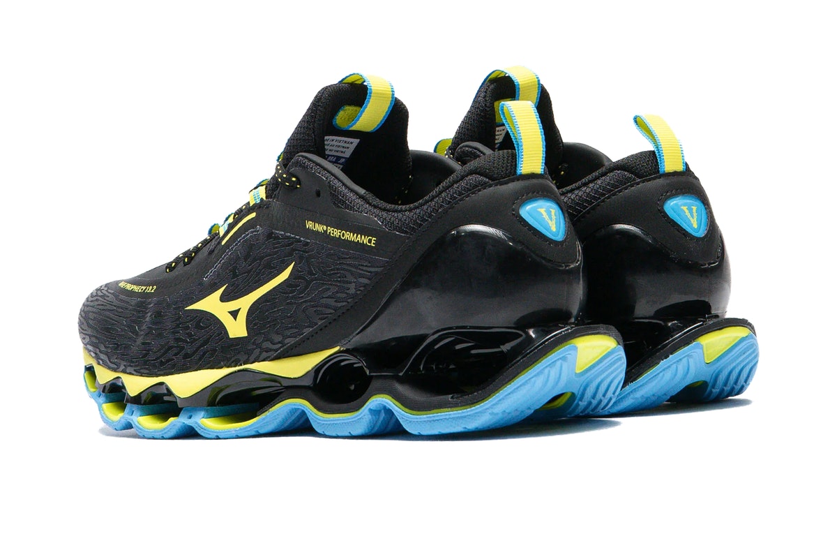 VRUNK x Mizuno Wave Prophecy Black