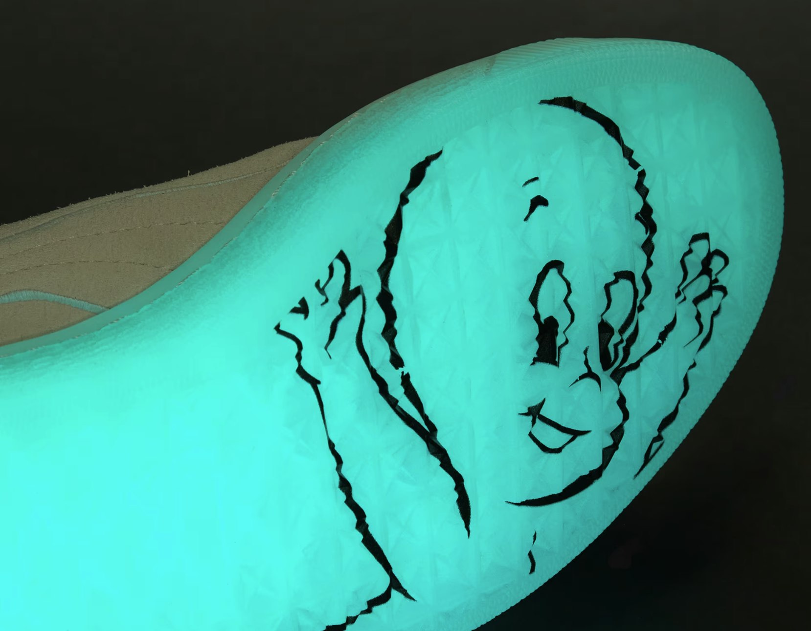 Casper x Puma Suede "Glow in the Dark" Casper x Puma Suede "Glow in the Dark"