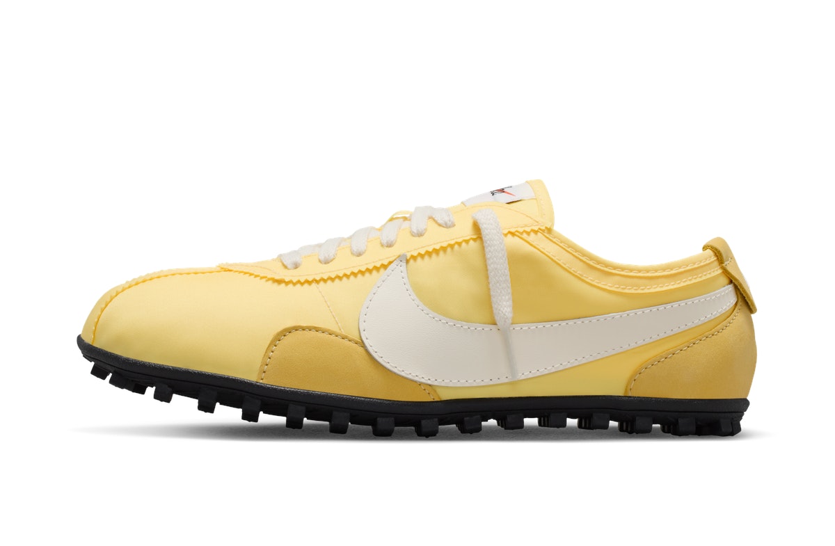 Nike Moon Shoe Soft Yellow Nike Moon Shoe Soft Yellow