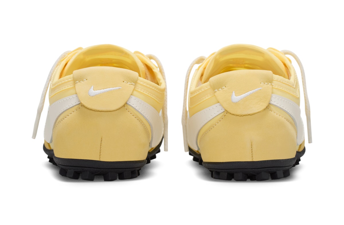 Nike Moon Shoe Soft Yellow Nike Moon Shoe Soft Yellow